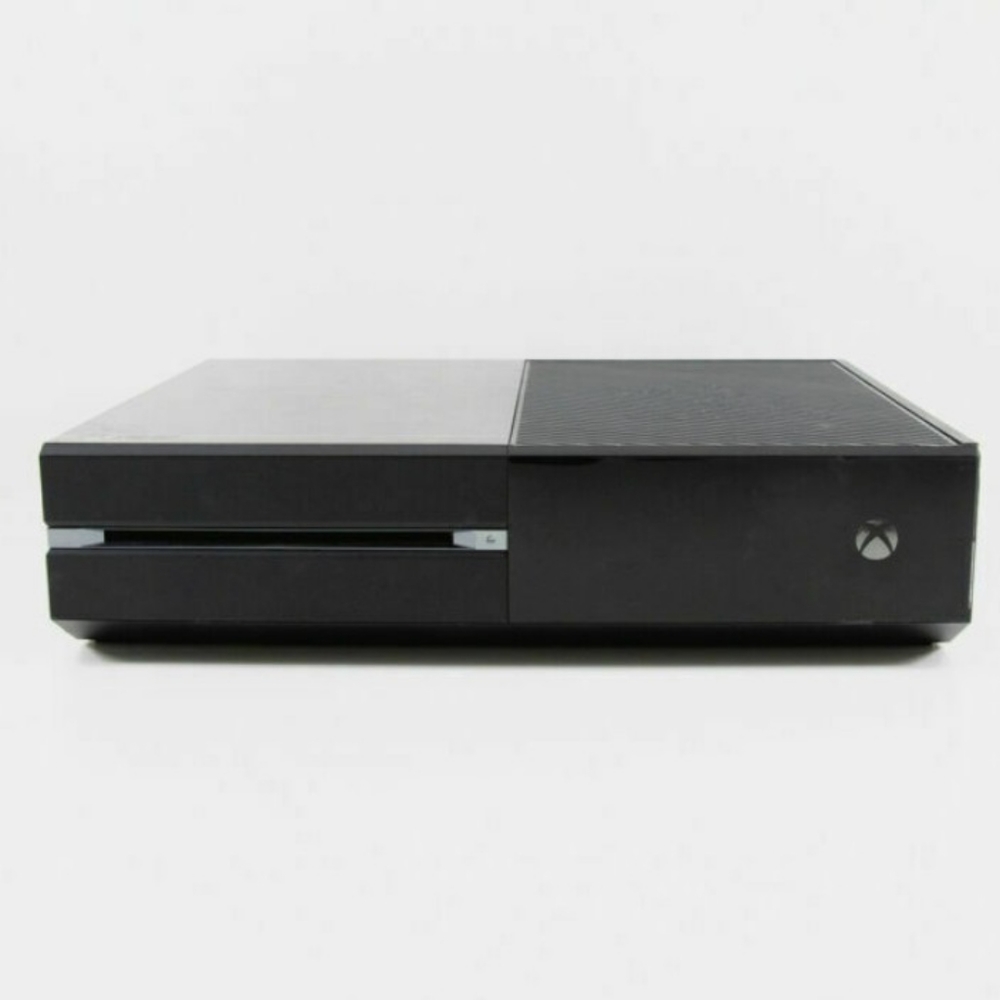 Microsoft Xbox One 500GB Bundle w/ Games + Controller